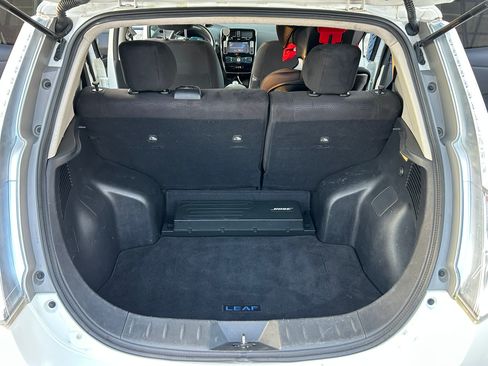 Used 2014 Nissan Leaf SV w/ Premium Package image 16