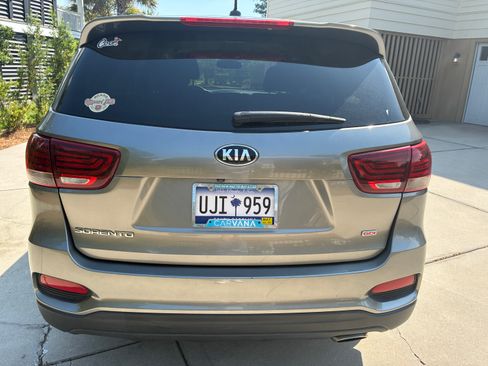Used 2019 Kia Sorento FWD image 5