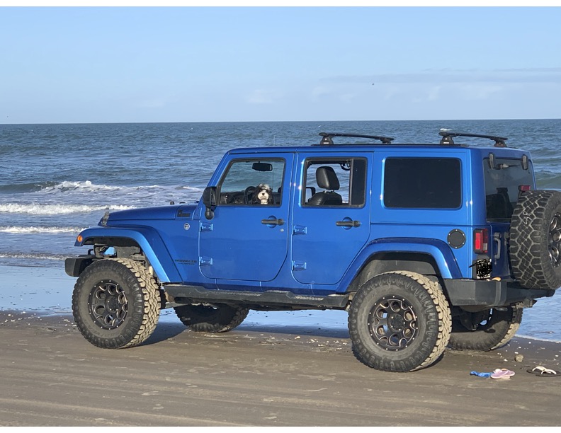 Used 2014 Jeep Wrangler Unlimited Sahara AWD/4WD image 2