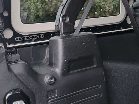 Used 2018 Jeep Wrangler Unlimited Rubicon image 27