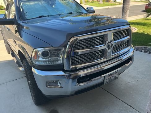 Used 2014 RAM 2500 Laramie AWD/4WD image 4