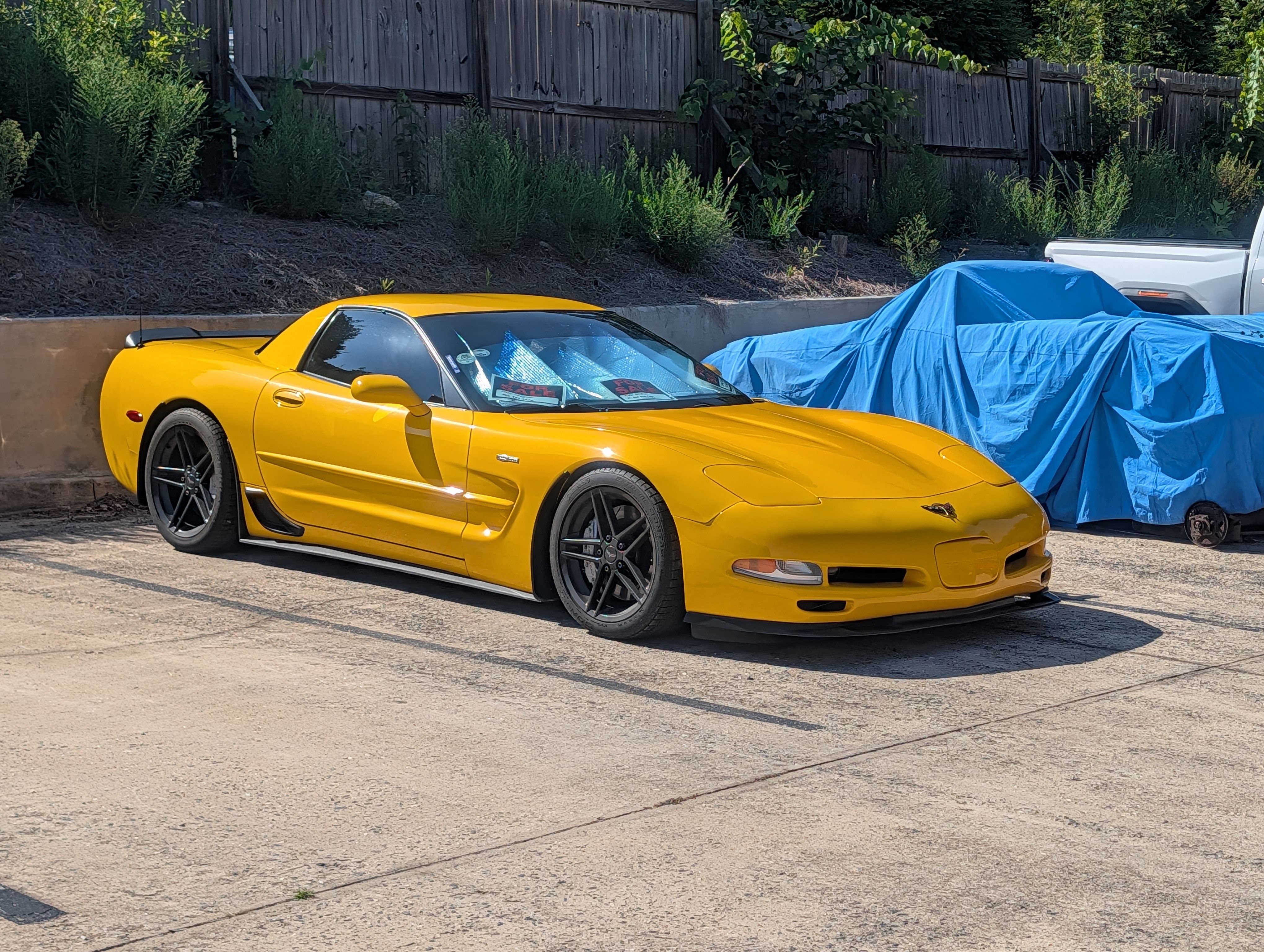 Used 2004 Chevrolet Corvette Z06 w/ Memory Package RWD image 5
