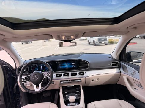 Used 2022 Mercedes-Benz GLS 450 450 4MATIC Sport Utility 4D image 2