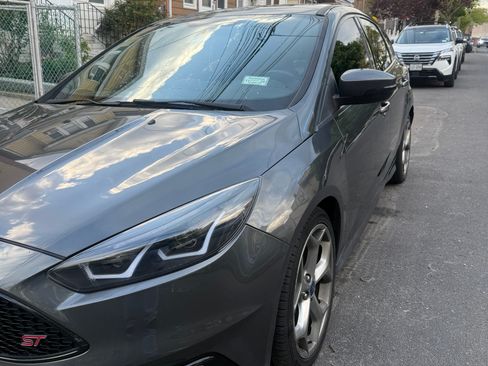 Used 2017 Ford Focus ST FWD image 16