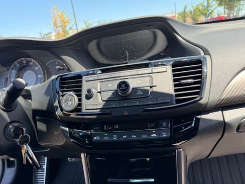 Used 2016 Honda Accord Sport image 9