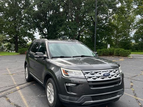 Used 2018 Ford Explorer XLT w/ Equipment Group 201A AWD/4WD image 1