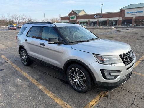 Used 2017 Ford Explorer Sport w/ Equipment Group 401A image 9