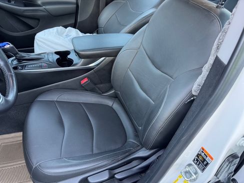 Used 2018 Chevrolet Volt Premier w/ Driver Confidence Package image 21