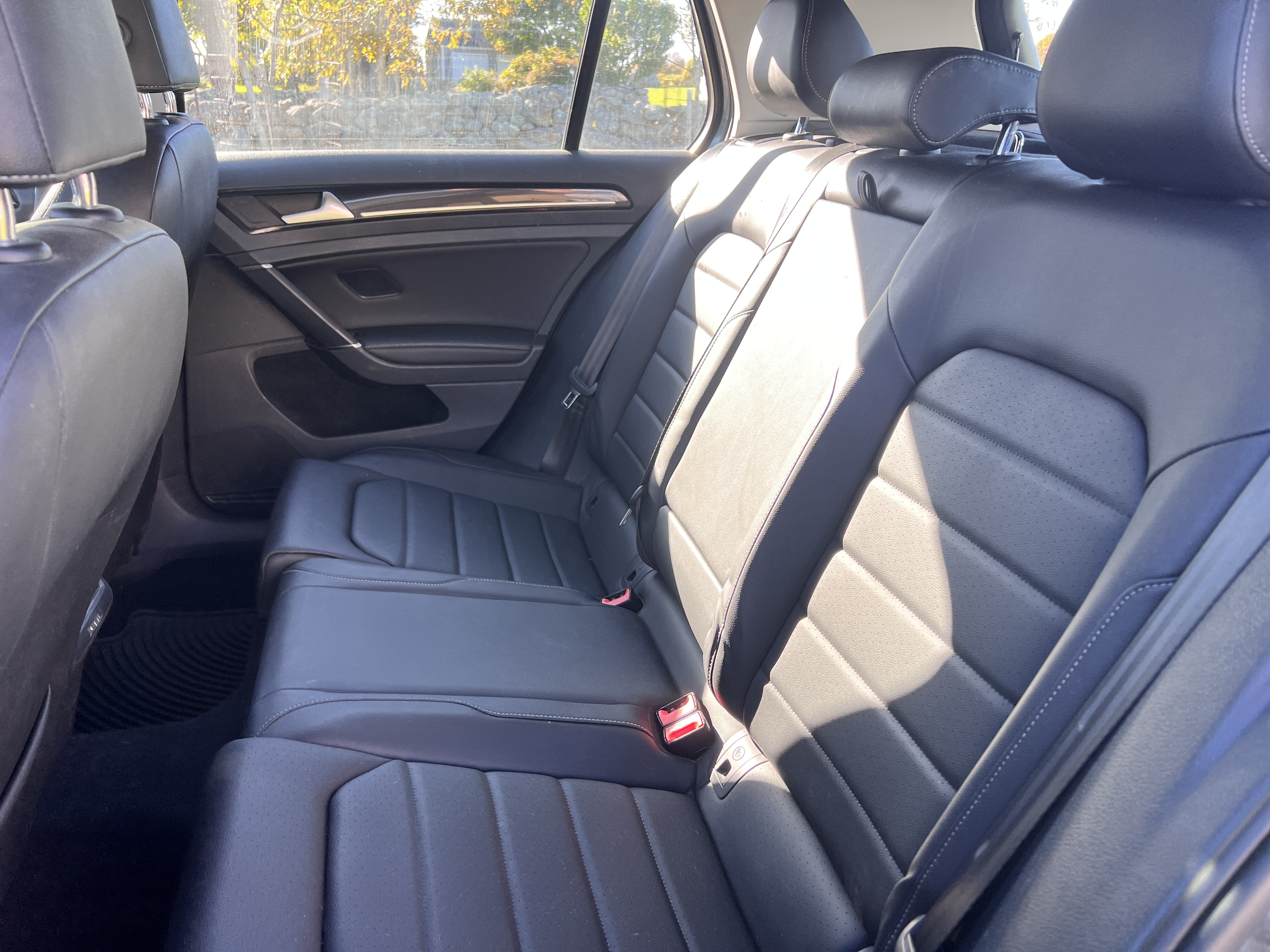 Used 2017 Volkswagen Golf SEL FWD image 18