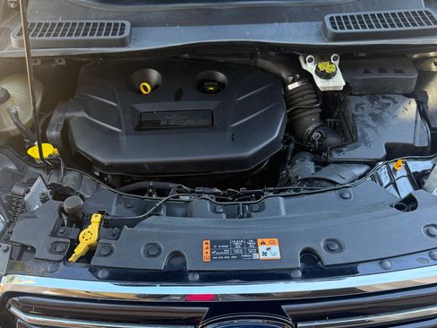 Used 2017 Ford Escape SE w/ Equipment Group 201A image 14