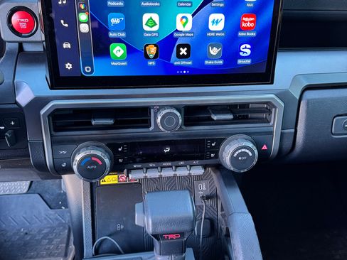 Used 2025 Toyota 4Runner 4WD image 12