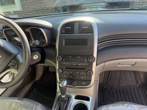 Used 2015 Chevrolet Malibu LS FWD image 14