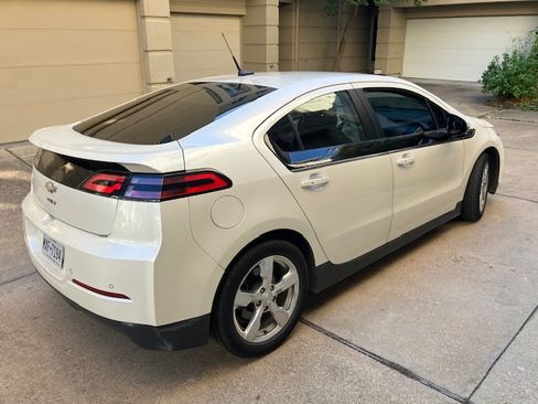Used 2013 Chevrolet Volt Premium w/ Premium Trim Package image 6
