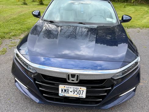 Used 2019 Honda Accord Hybrid image 2