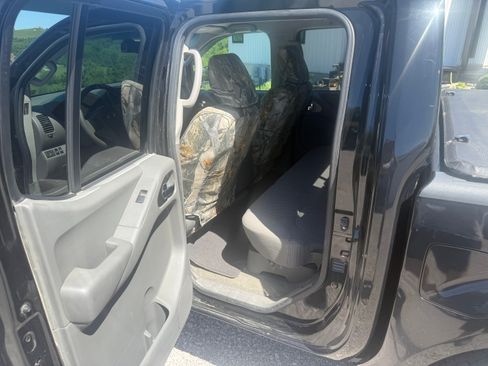Used 2015 Nissan Frontier SV AWD/4WD image 17