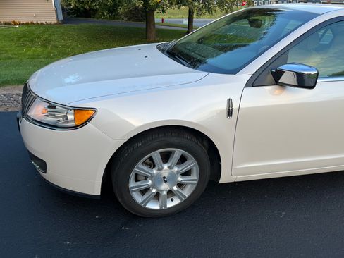 Used 2012 Lincoln MKZ FWD image 10
