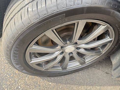 Used 2022 BMW 740i xDrive w/ Premium Package image 16