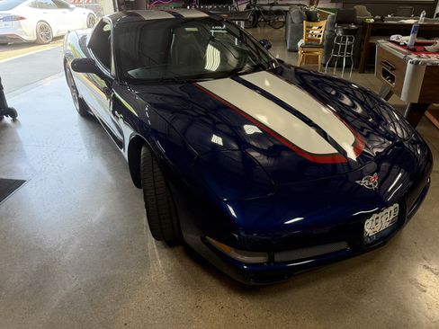 Used 2004 Chevrolet Corvette Z06 w/ Z06 Preferred Equipment Group RWD image 1