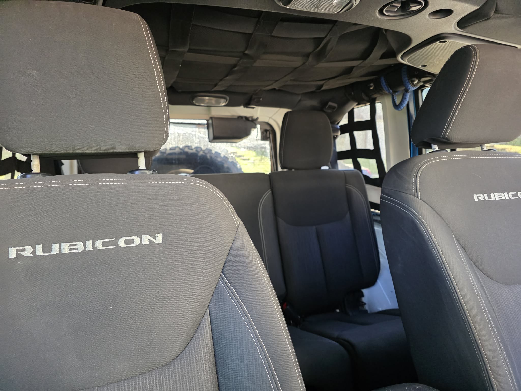 Used 2016 Jeep Wrangler Unlimited Rubicon w/ Connectivity Group AWD/4WD image 9