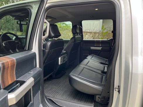 Used 2016 Ford F150 Lariat w/ Equipment Group 501A Mid image 9