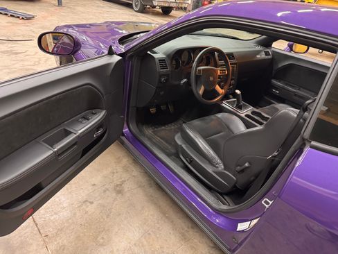 Used 2010 Dodge Challenger SRT8 w/ SRT Option Group II image 6