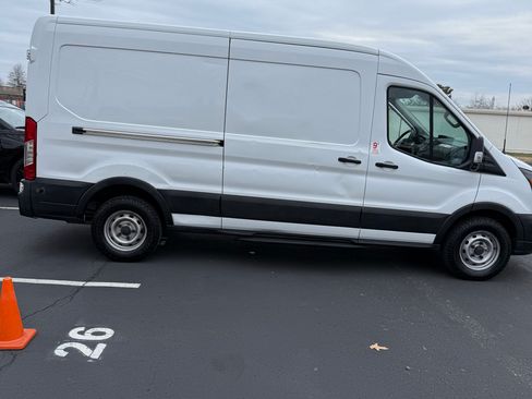 Used 2019 Ford Transit 150 148 Medium Roof RWD image 4