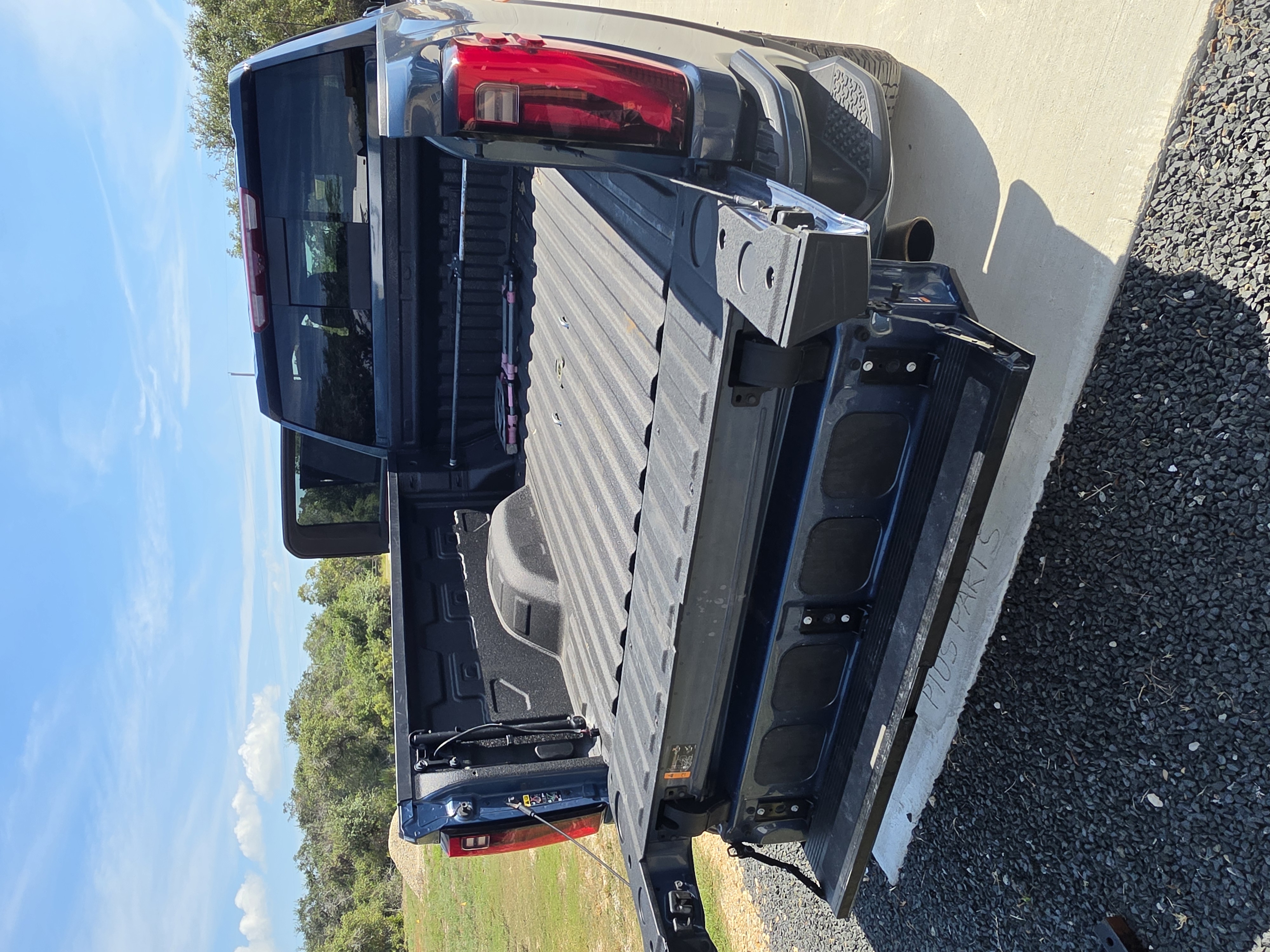 Used 2024 GMC Sierra 2500 Denali w/ Denali Reserve Package AWD/4WD image 5