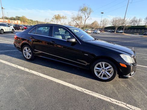 Used 2011 Mercedes-Benz E 350 BlueTEC Sedan image 1