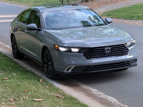 Used 2024 Honda Accord Touring image 6