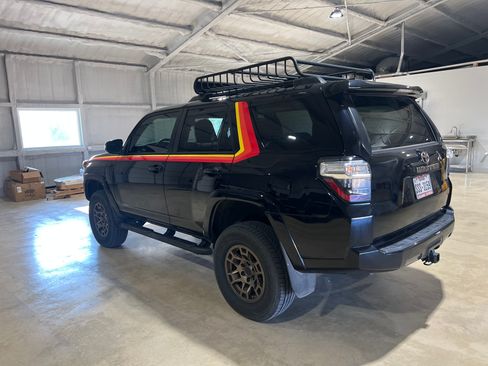 Used 2023 Toyota 4Runner 40th Anniversary SE image 5