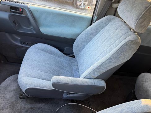 Used 1997 Toyota Previa LE image 10