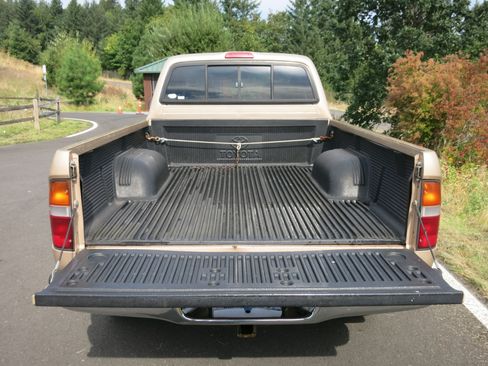 Used 1999 Toyota Tacoma 4x4 Xtracab V6 image 11