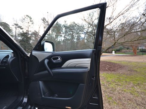 Used 2019 INFINITI QX80 Limited w/ All-Season Package image 24