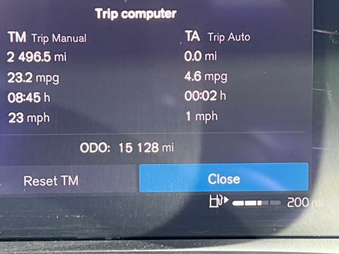 Used 2023 Volvo XC40 B5 Ultimate w/ Climate Package image 6