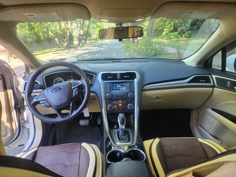 Used 2014 Ford Fusion SE image 9