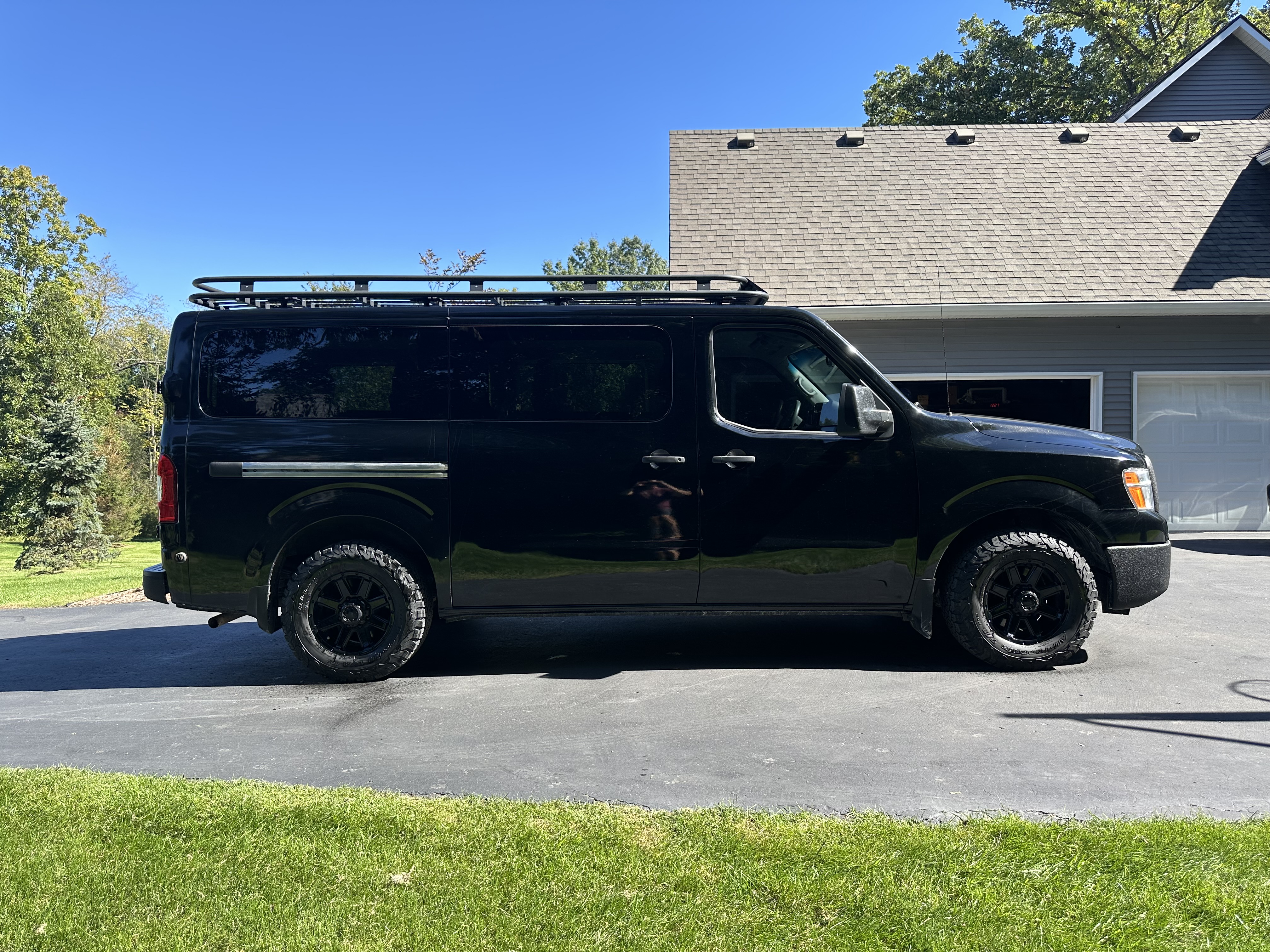 Used 2021 Nissan NV 3500 SV RWD image 4