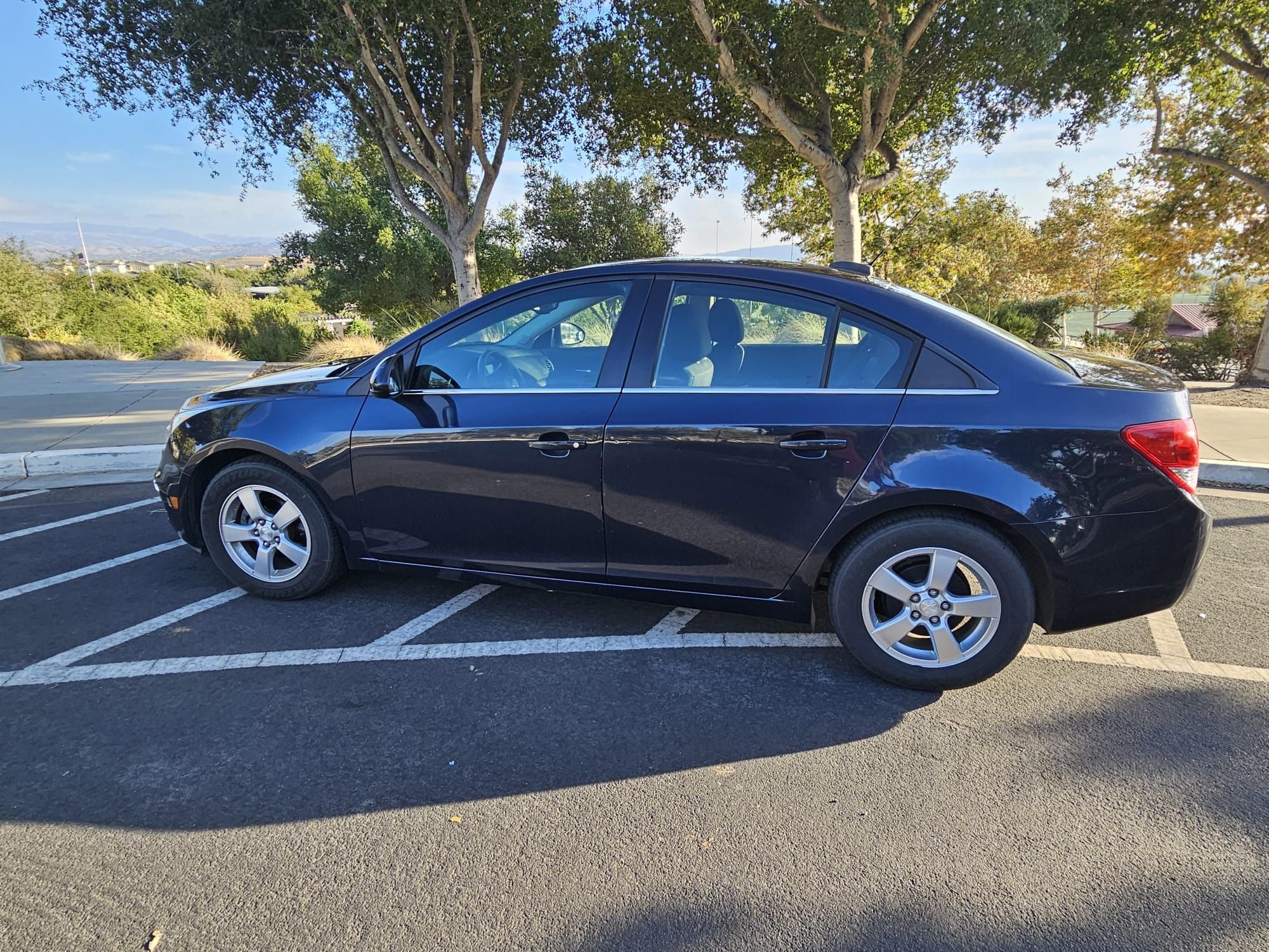 Used 2016 Chevrolet Cruze LT FWD image 4