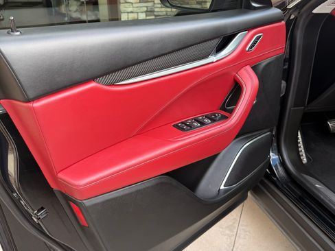 Used 2017 Maserati Levante S image 28