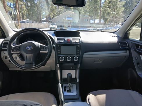 Used 2016 Subaru Forester 2.5i Premium image 14