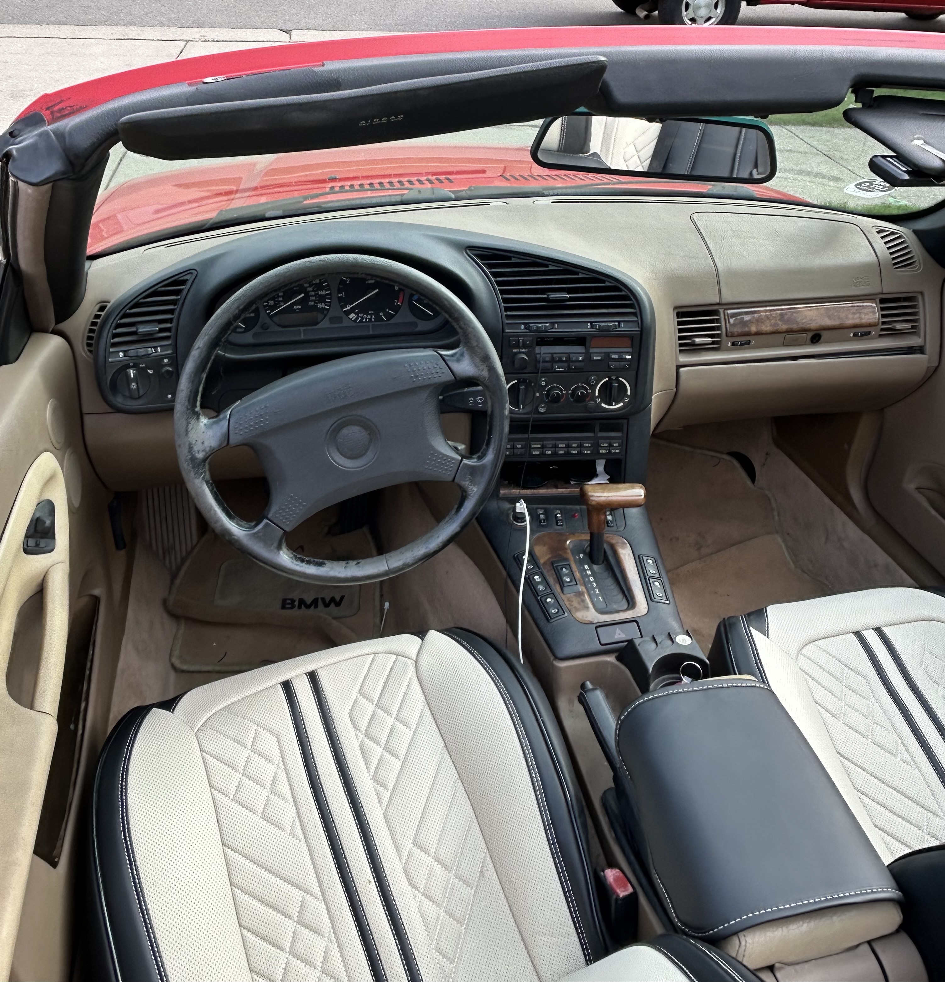Used 1995 BMW 325i Convertible RWD image 2