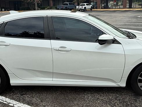 Used 2018 Honda Civic EX image 4