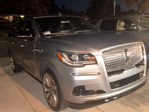 Used 2024 Lincoln Navigator L Reserve image 12