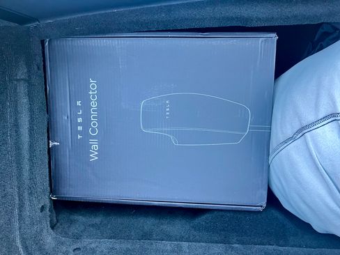 Used 2012 Tesla Model S Signature Performance image 15