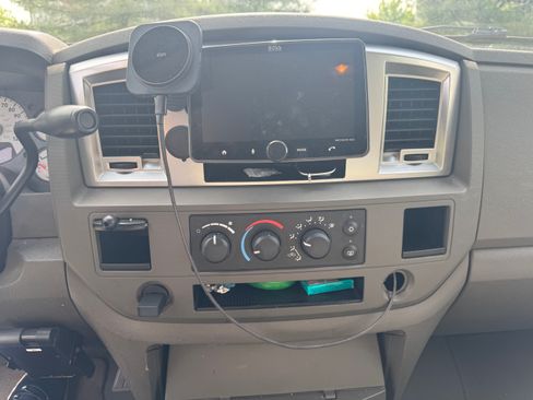 Used 2007 Dodge Ram 1500 Truck SLT RWD image 12