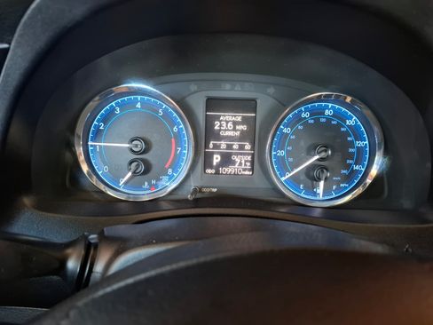 Used 2018 Toyota Corolla LE image 10