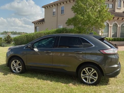 Used 2018 Ford Edge Titanium w/ Technology Package image 2