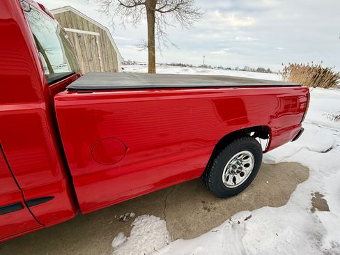 Used 2006 GMC Sierra 1500 SL w/ Light Duty Power Package image 4