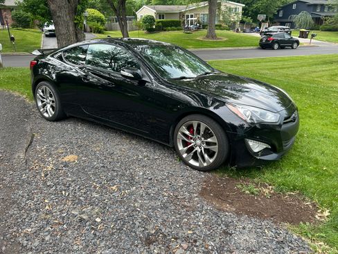 Used 2013 Hyundai Genesis 3.8 RWD image 1