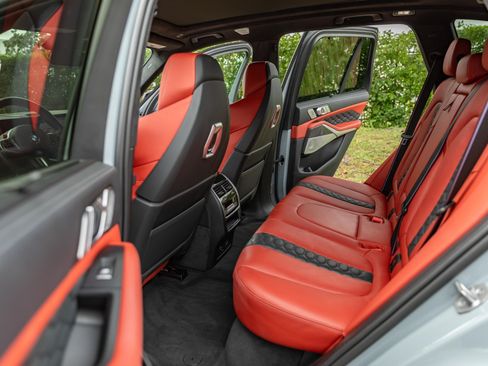 Used 2024 BMW X5 M Competition w/ Executive Package image 18