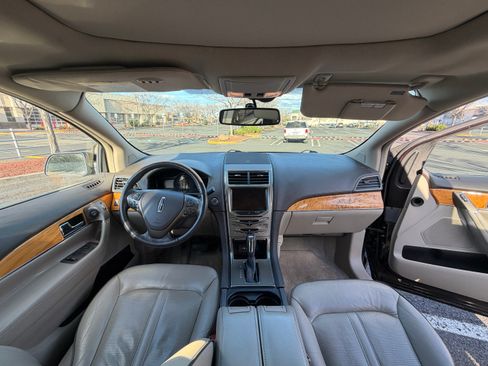 Used 2013 Lincoln MKX AWD image 10